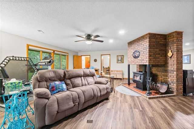 13619 Clementine Road, Smithville, MO 64089
