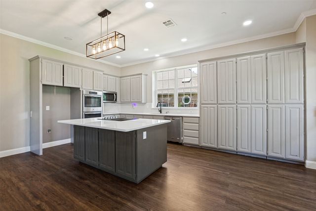 3001 Oak Springs Drive, Garland, TX 75044