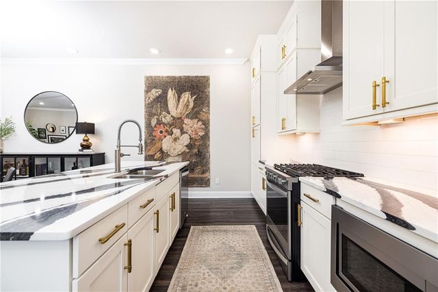 1815 La Dawn Lane NW, Atlanta, GA 30318