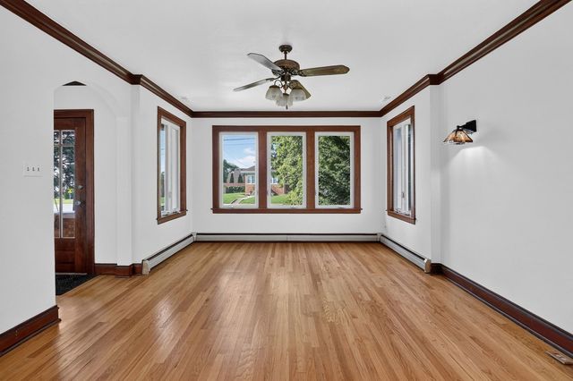 708 Mccarthy Road, Lemont, IL 60439