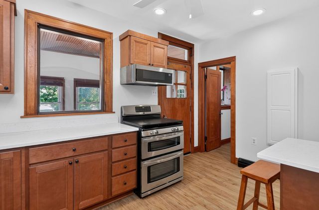 708 Mccarthy Road, Lemont, IL 60439