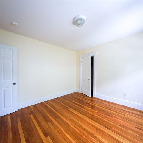 103 Memorial Park Ave 1, Lynn, MA 01902