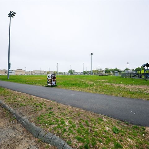 103 Memorial Park Ave 1, Lynn, MA 01902