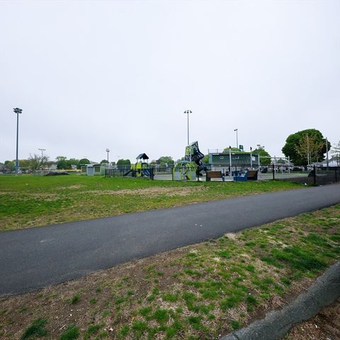 103 Memorial Park Ave 1, Lynn, MA 01902