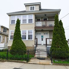 103 Memorial Park Ave 1, Lynn, MA 01902