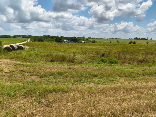 59 County Road 203, Hallettsville, TX 77964
