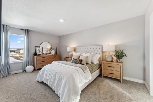 10561 Bent Pine Lane, Woodbury, MN 55129