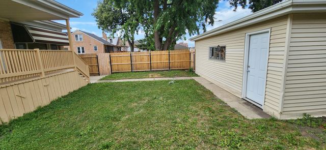 3000 N Neenah Avenue, Chicago, IL 60634