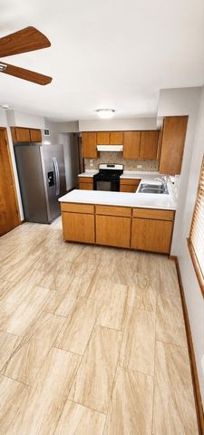 3000 N Neenah Avenue, Chicago, IL 60634