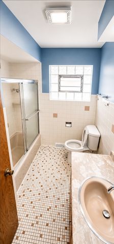 3000 N Neenah Avenue, Chicago, IL 60634