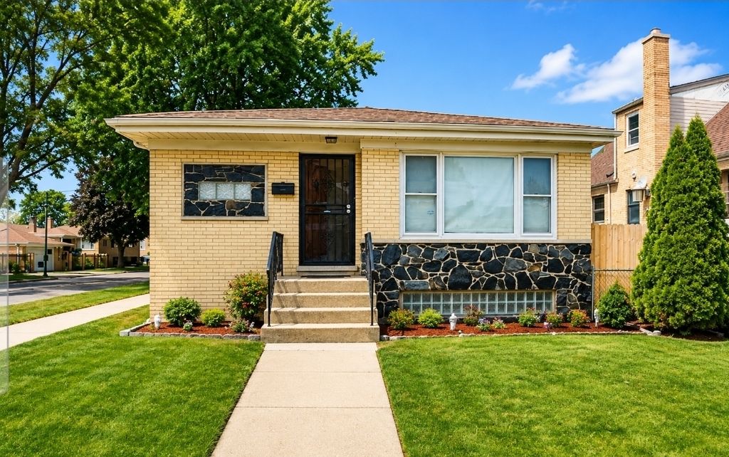3000 N Neenah Avenue, Chicago, IL 60634