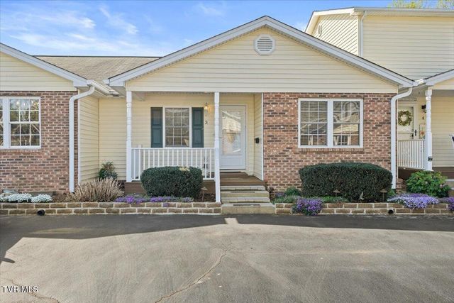 703 North Main Street Apt 3, Elizabethton, TN 37643