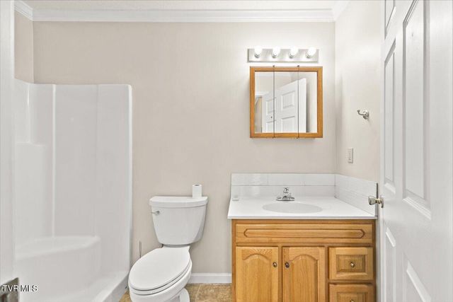 703 North Main Street Apt 3, Elizabethton, TN 37643