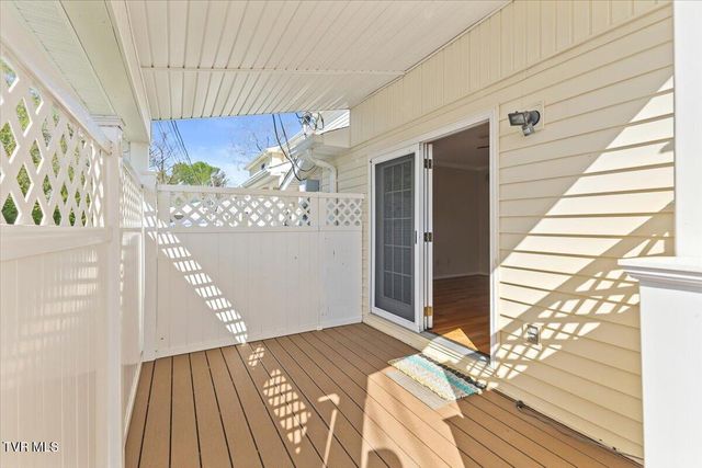 703 North Main Street Apt 3, Elizabethton, TN 37643