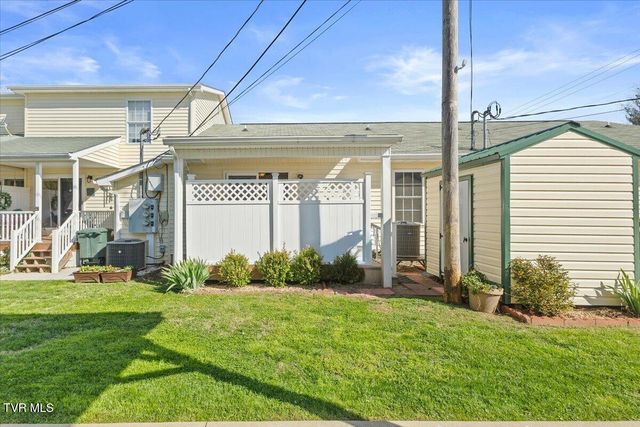 703 North Main Street Apt 3, Elizabethton, TN 37643