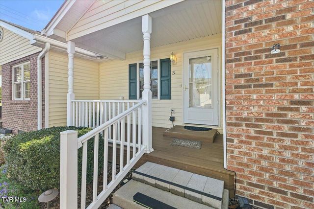 703 North Main Street Apt 3, Elizabethton, TN 37643