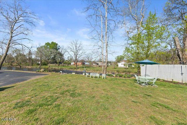 703 North Main Street Apt 3, Elizabethton, TN 37643