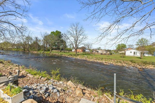 703 North Main Street Apt 3, Elizabethton, TN 37643