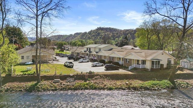 703 North Main Street Apt 3, Elizabethton, TN 37643