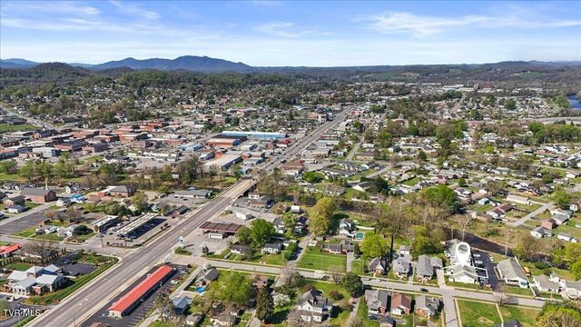 703 North Main Street Apt 3, Elizabethton, TN 37643