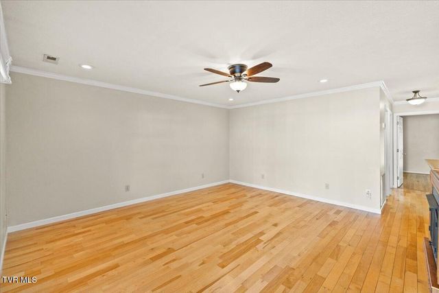 703 North Main Street Apt 3, Elizabethton, TN 37643