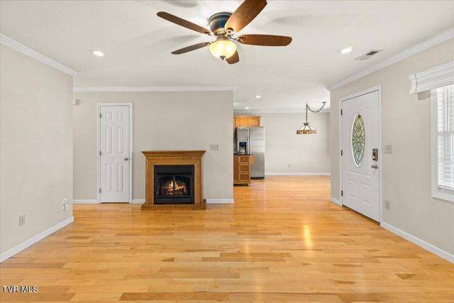 703 North Main Street Apt 3, Elizabethton, TN 37643