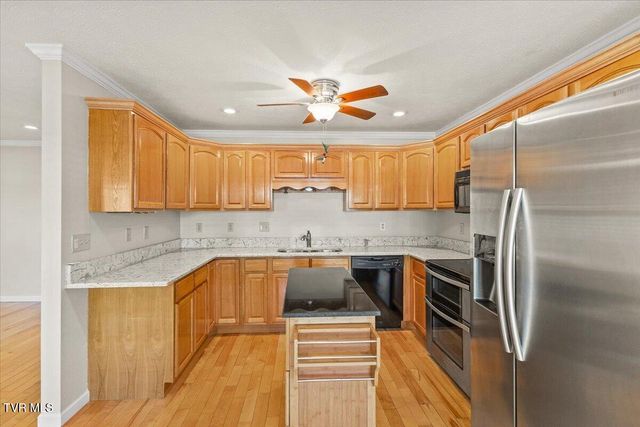 703 North Main Street Apt 3, Elizabethton, TN 37643