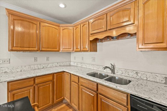 703 North Main Street Apt 3, Elizabethton, TN 37643