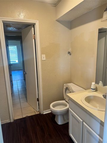 5617 Mansfield Road, Arlington, TX 76017