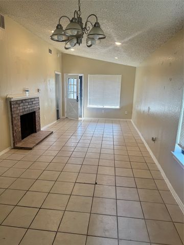 5617 Mansfield Road, Arlington, TX 76017