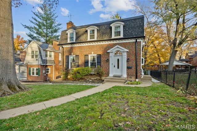 350 Rosedale Place, Webster Groves, MO 63119