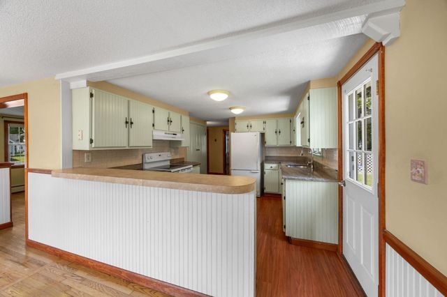 87 Vidal Ave, Falmouth, MA 02536