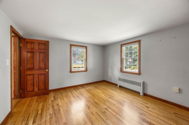 87 Vidal Ave, Falmouth, MA 02536