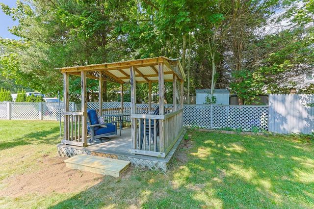 87 Vidal Ave, Falmouth, MA 02536