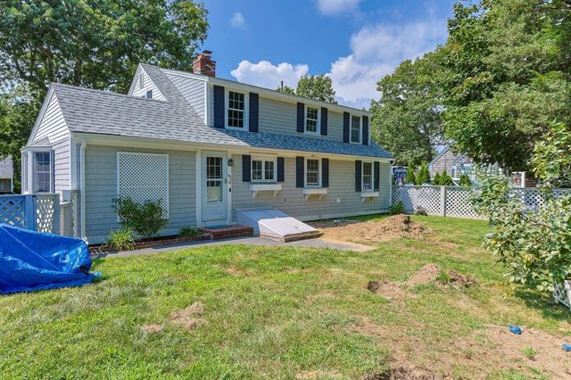 87 Vidal Ave, Falmouth, MA 02536