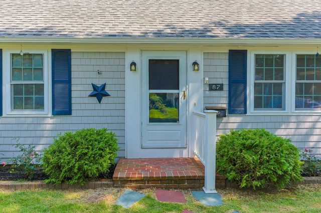 87 Vidal Ave, Falmouth, MA 02536