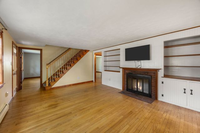 87 Vidal Ave, Falmouth, MA 02536