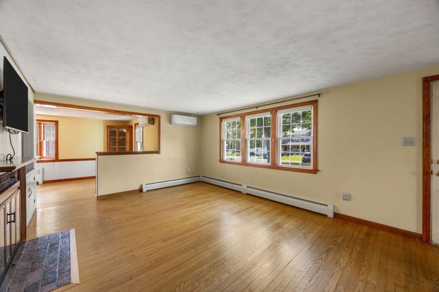 87 Vidal Ave, Falmouth, MA 02536