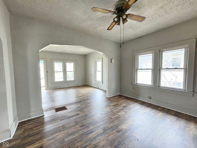 1324 J Avenue, New Castle, IN 47362