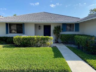 707 Club Drive, Palm Beach Gardens, FL 33418