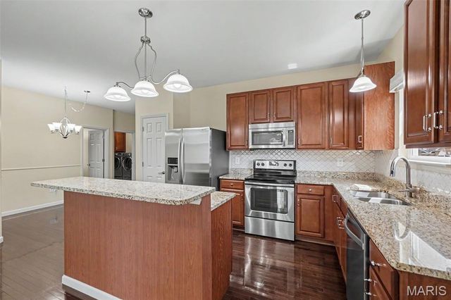 11 Thoreau Court, O'fallon, MO 63366