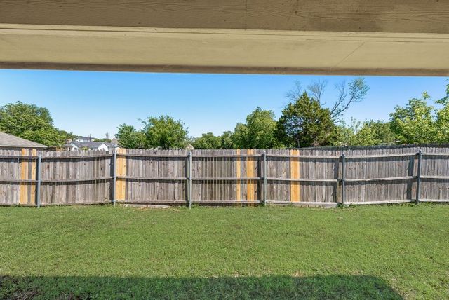 1019 Balkan Drive, Lancaster, TX 75134