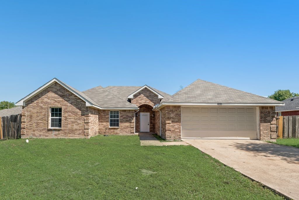 1019 Balkan Drive, Lancaster, TX 75134