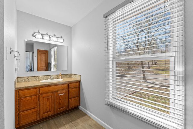 27345 Farm Road 1250, Golden, MO 65658