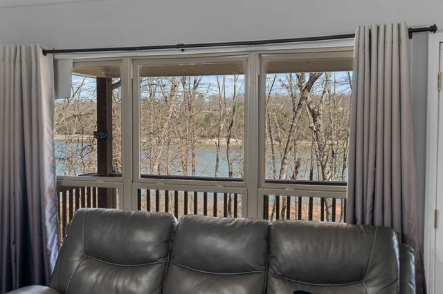 27345 Farm Road 1250, Golden, MO 65658
