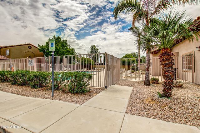 125 S 56TH Street 1, Mesa, AZ 85206