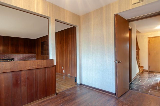 1376 Edmundton Drive, Grosse Pointe Woods, MI 48236