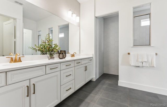 2308 Costal Court, Milford Charter Township, MI 48381