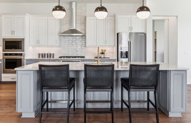 2308 Costal Court, Milford Charter Township, MI 48381