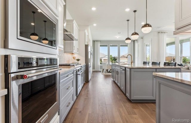 2308 Costal Court, Milford Charter Township, MI 48381